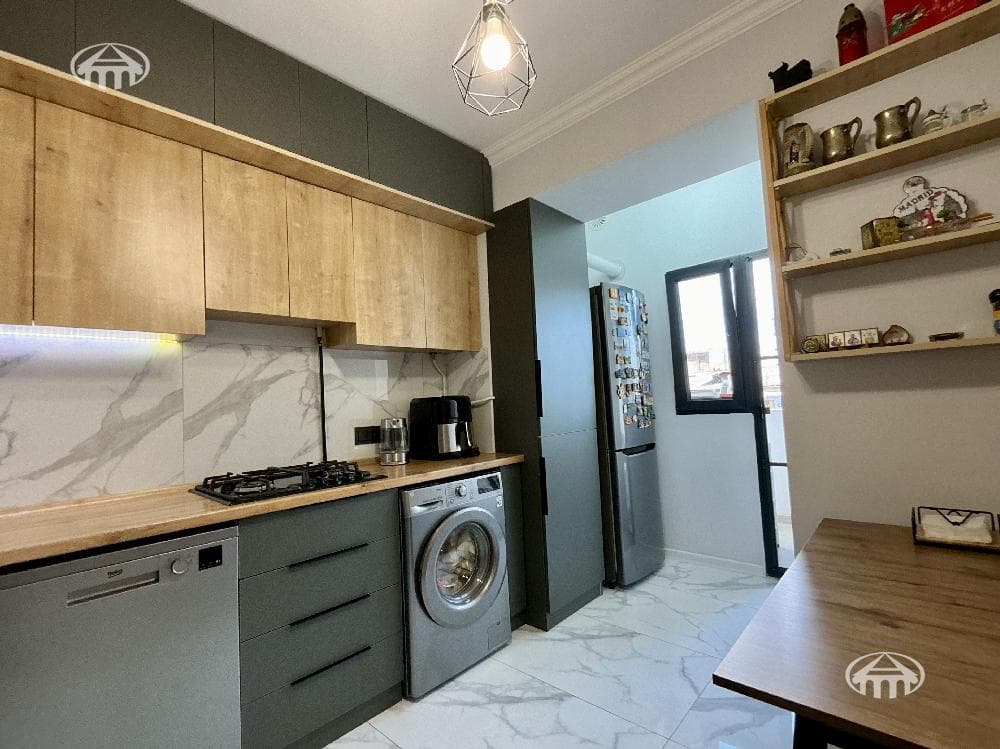 Квартира · 3 комн. · 76 м² · Арабкир