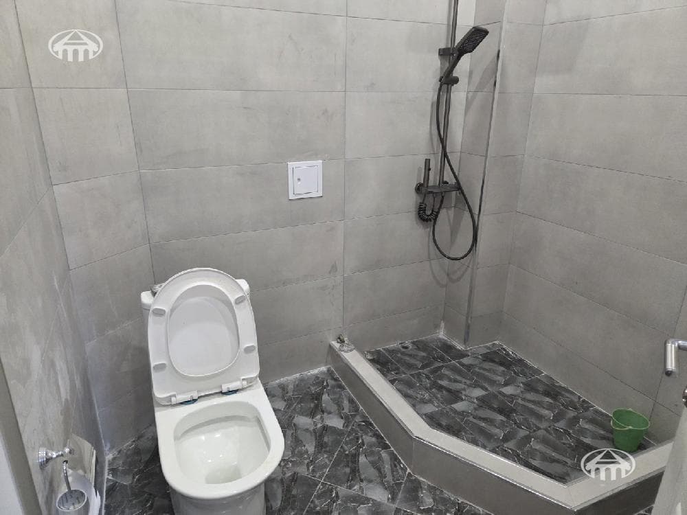Apartment · 3 rooms · 84 m² · Kentron — photo 15 / 16