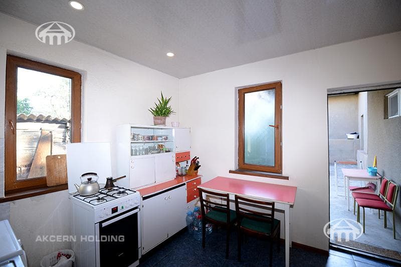 House · 3 rooms · 108 m² · Kentron