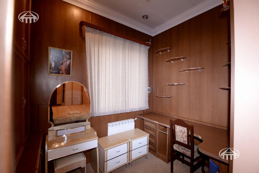Սեփական տուն · 4 սեն. · 285 մ² · Էրեբունի