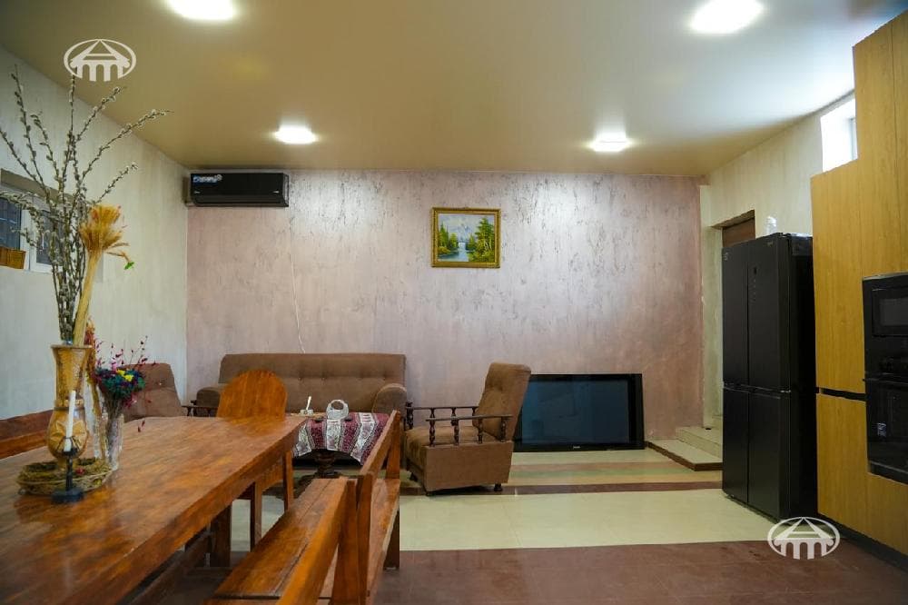 Особняк · 5 комн. · 185 м² · Птгни