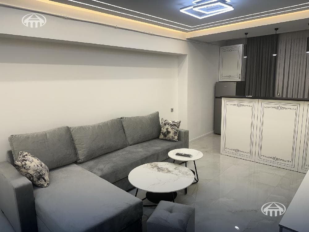 Apartment · 2 rooms · 53 m² · Kentron