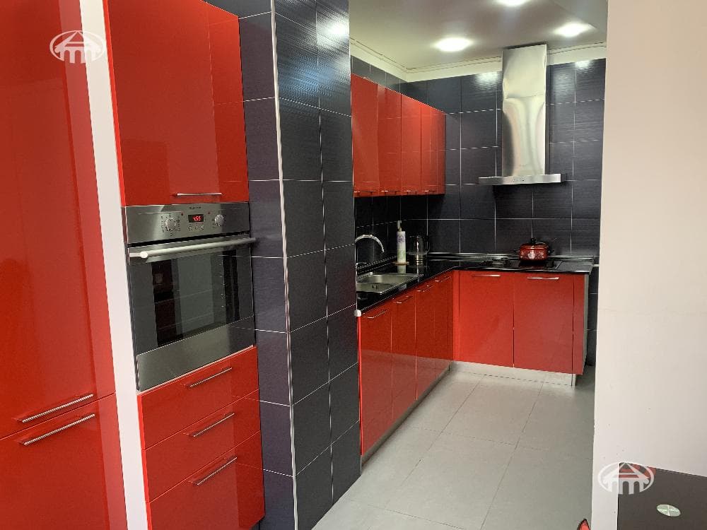 Apartment · 3 rooms · 92 m² · Kentron