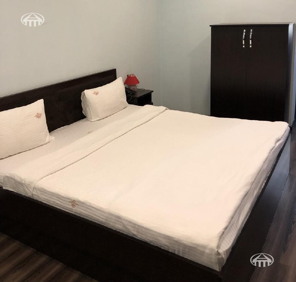 Hotel · 8 rooms · 585 m² · Arabkir