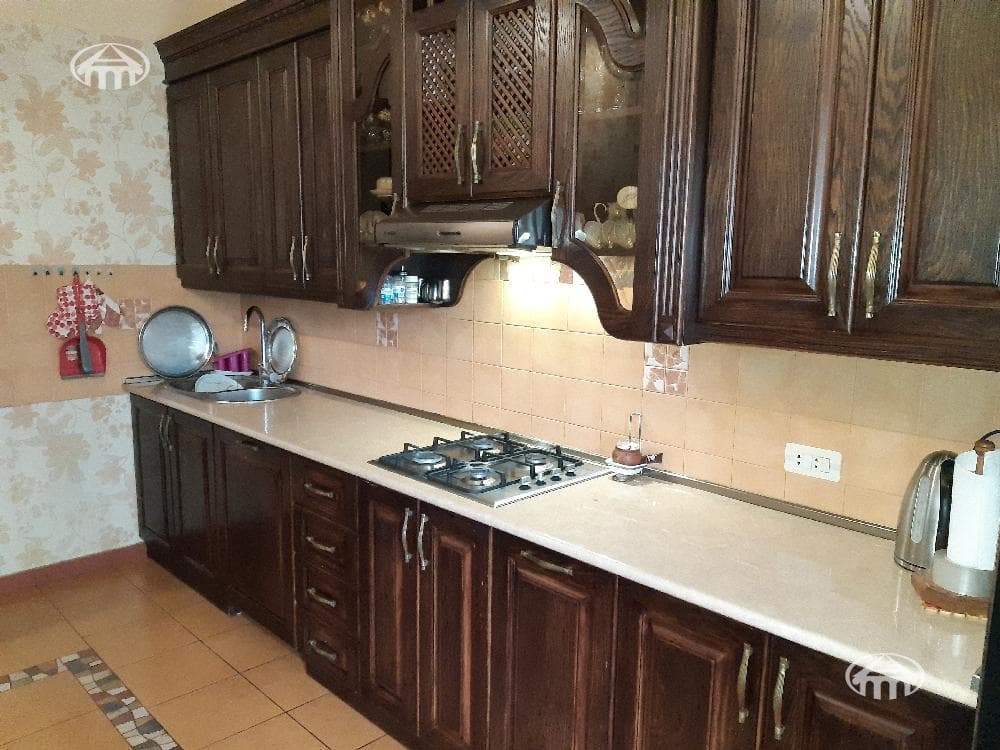 Дом · 5 комн. · 392 м² · Кентрон