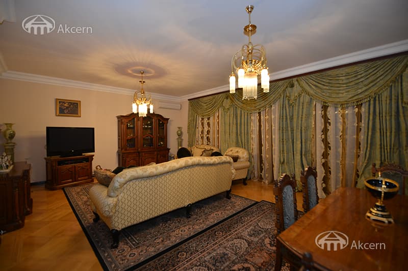 Дом · 7 комн. · 400 м² · Арабкир