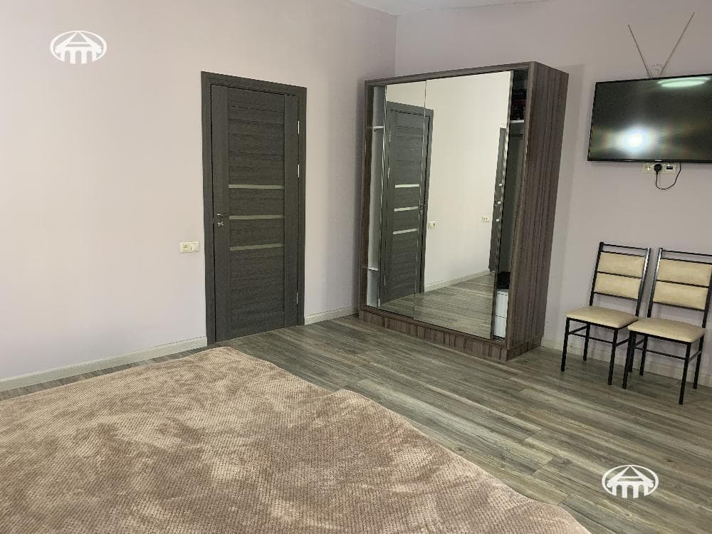 Дом · 8 комн. · 401 м² · Арабкир