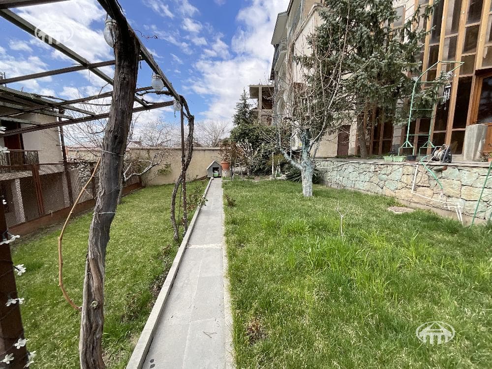 Mansion · 7 rooms · 700 m² · Arabkir
