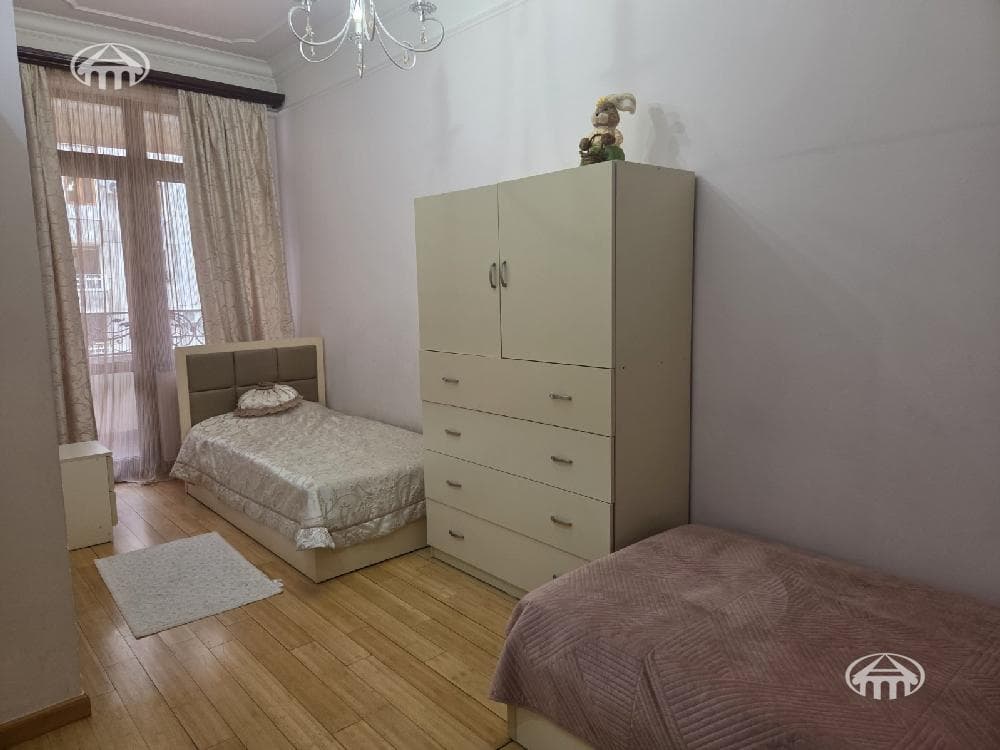 Квартира · 3 комн. · 151 м² · Кентрон
