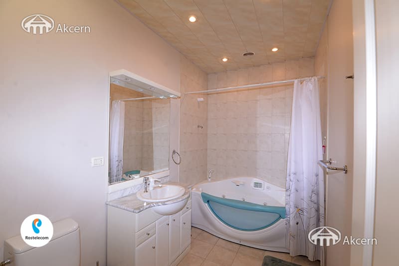 Квартира · 3 комн. · 132 м² · Кентрон