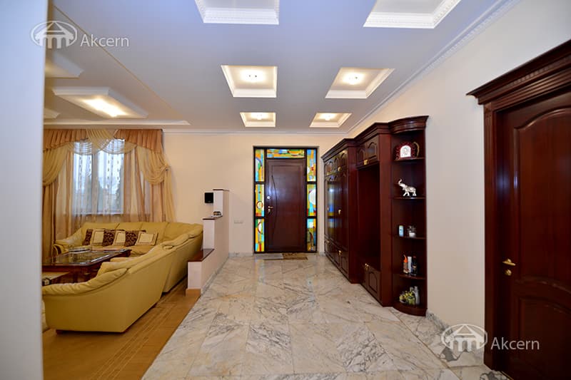 Особняк · 6 комн. · 437 м² · Аван