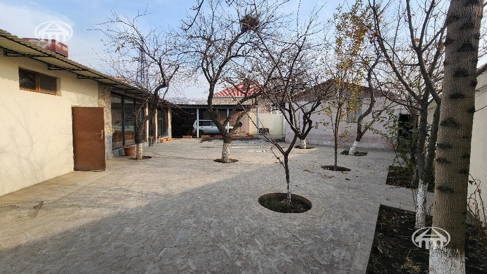 Mansion · 3 rooms · 437 m² · Arabkir
