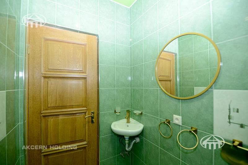 Apartment · 3 rooms · 135 m² · Kentron