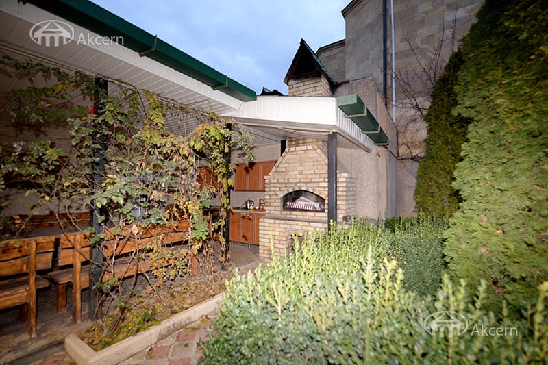 Mansion · 5 rooms · 340 m² · Arabkir