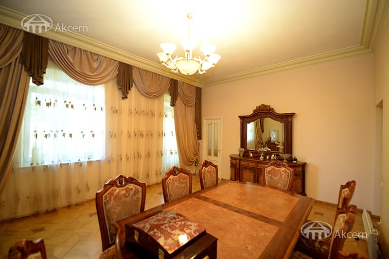 Квартира · 3 комн. · 127 м² · Кентрон