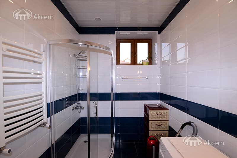 Mansion · 5 rooms · 372 m² · v. Arinj