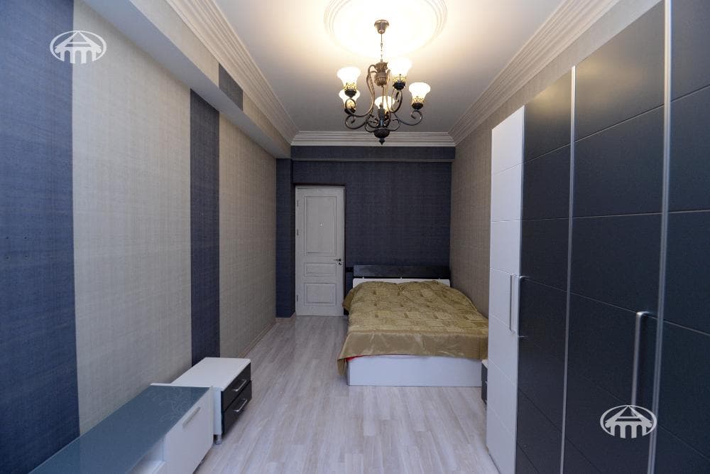 Mansion · 5 rooms · 600 m² · Arabkir