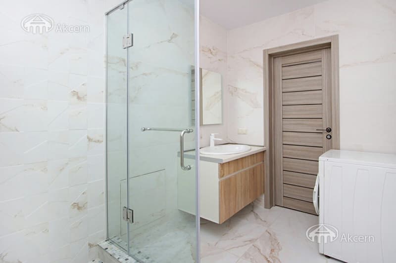 Apartment · 2 rooms · 80 m² · Kentron