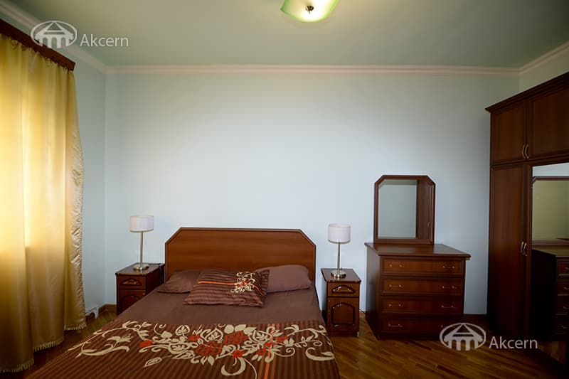 Mansion · 4 rooms · 273 m² · Ajapnyak