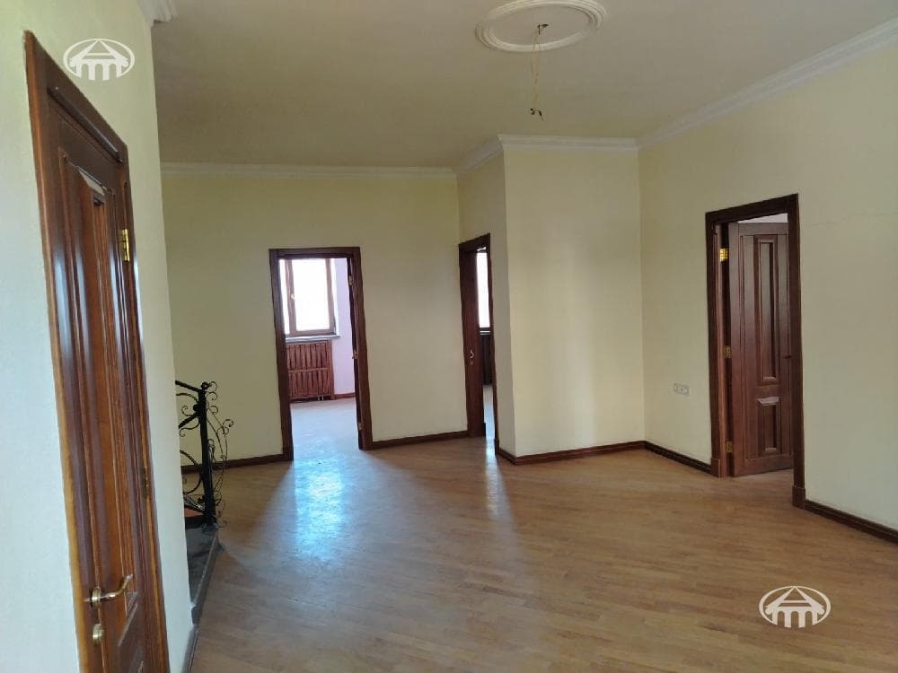 Mansion · 6 rooms · 470 m² · Davtashen — photo 13 / 32