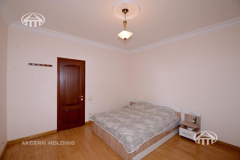 Дом · 5 комн. · 290 м² · Арабкир