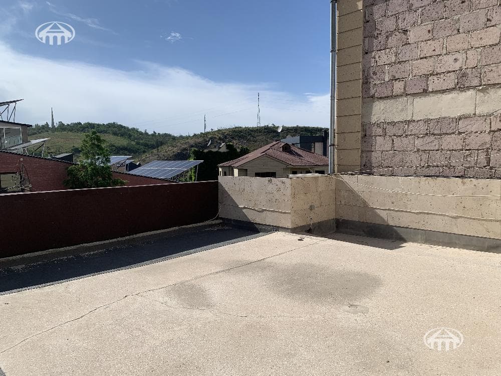 Առանձնատուն · 7 սեն. · 630 մ² · Կենտրոն