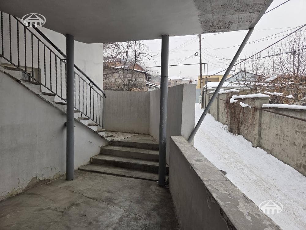 Առանձնատուն · 6 սեն. · 220 մ² · Առինջ