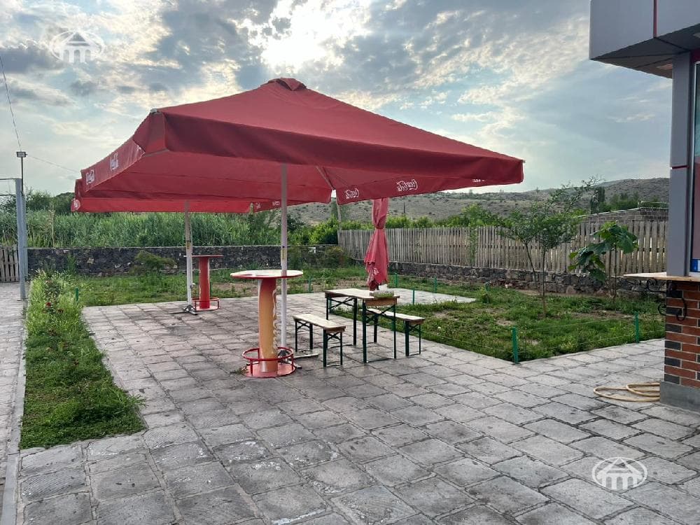 Land · 3,996 m² · v. Udjan