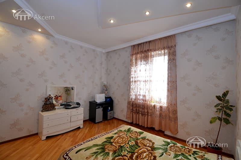 Особняк · 6 комн. · 349 м² · Аджапняк