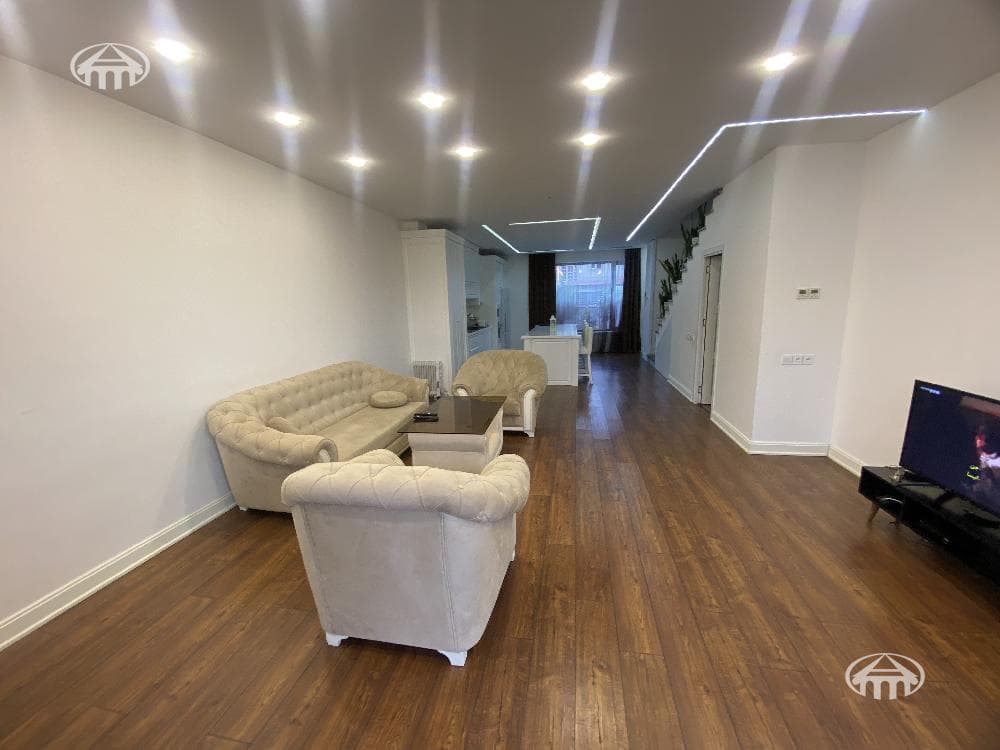 Дом · 5 комн. · 180 м² · Аван