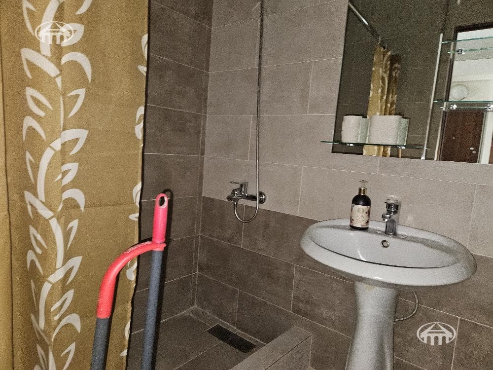 Apartment · 2 rooms · 68 m² · Kentron