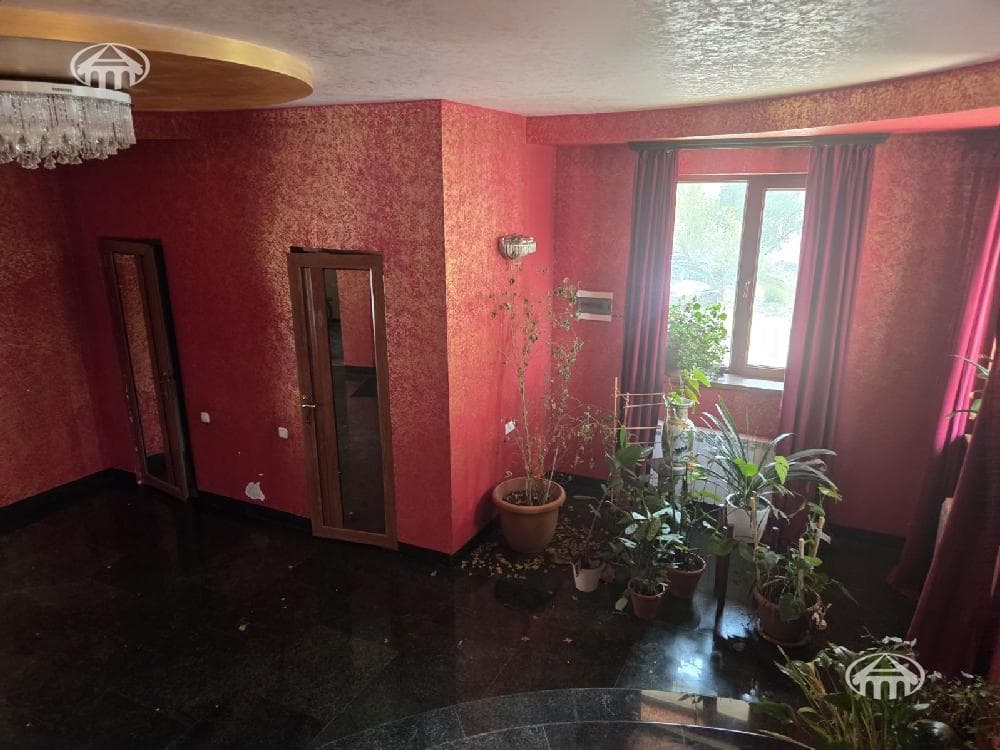Hotel · 9 rooms · 390 m² · Ajapnyak