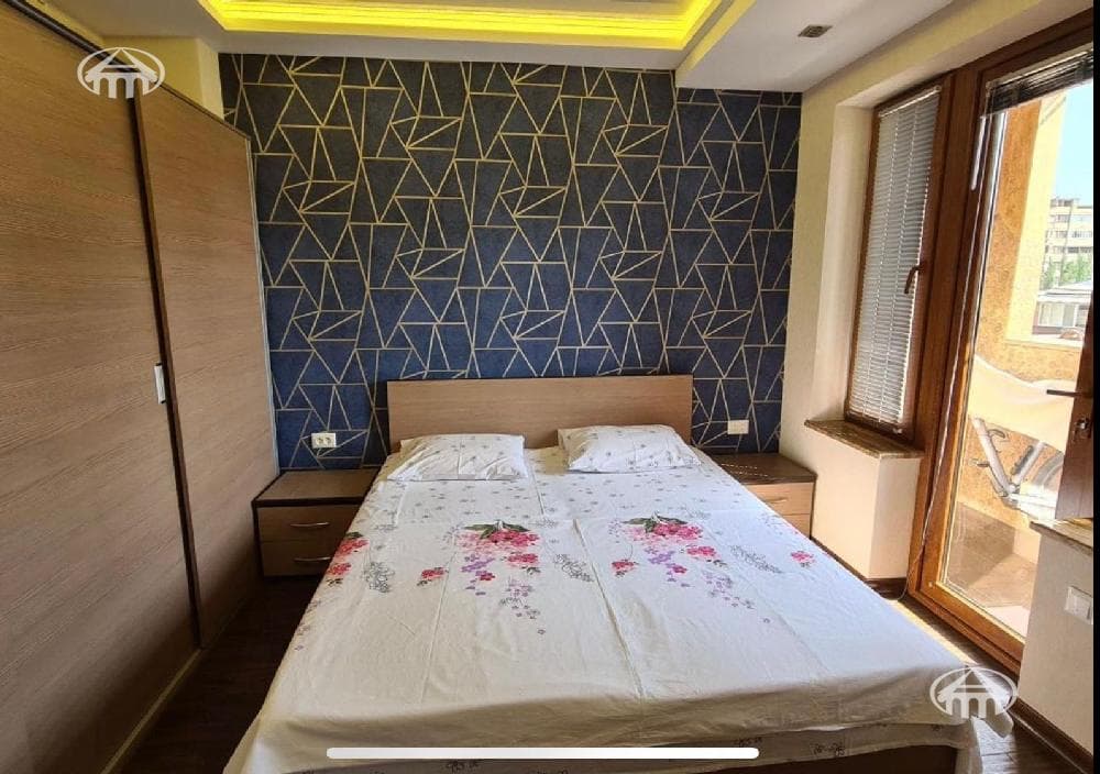 Apartment · 2 rooms · 68 m² · Kentron