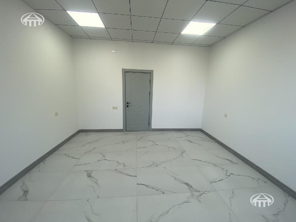 Գրասենյակ · 648 մ² · Աջափնյակ