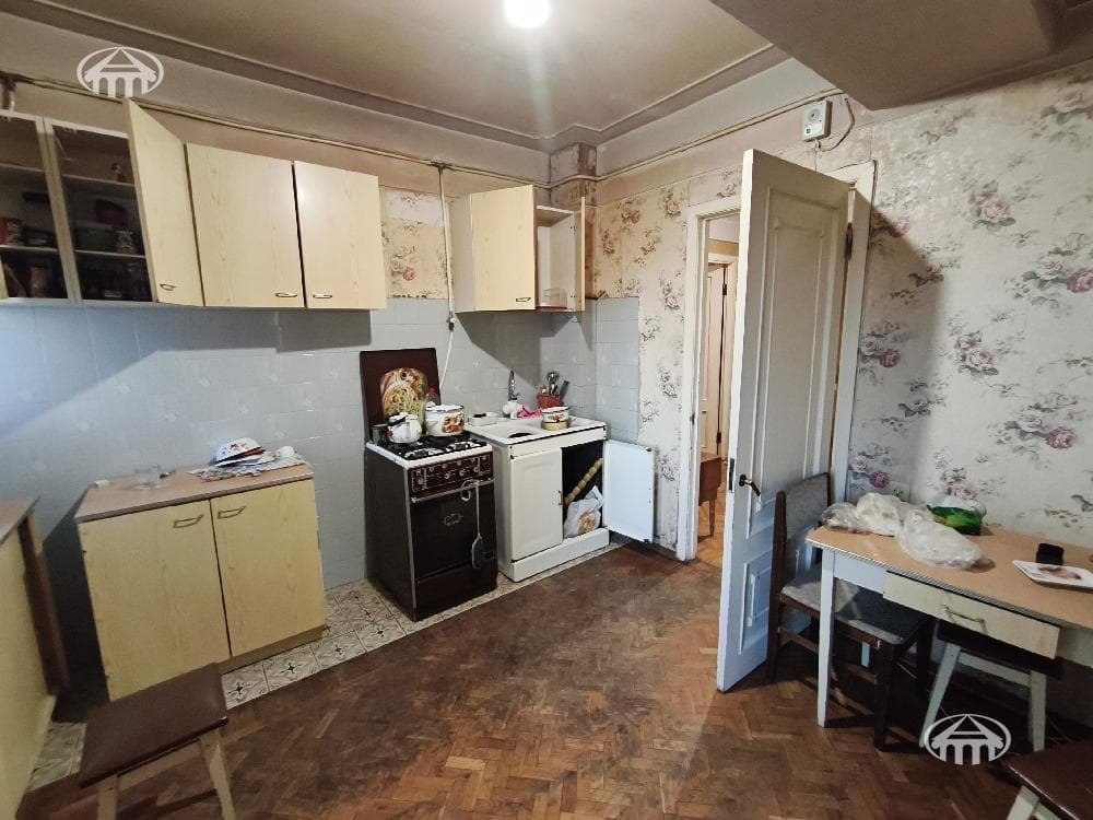 Квартира · 4 комн. · 107 м² · Аван