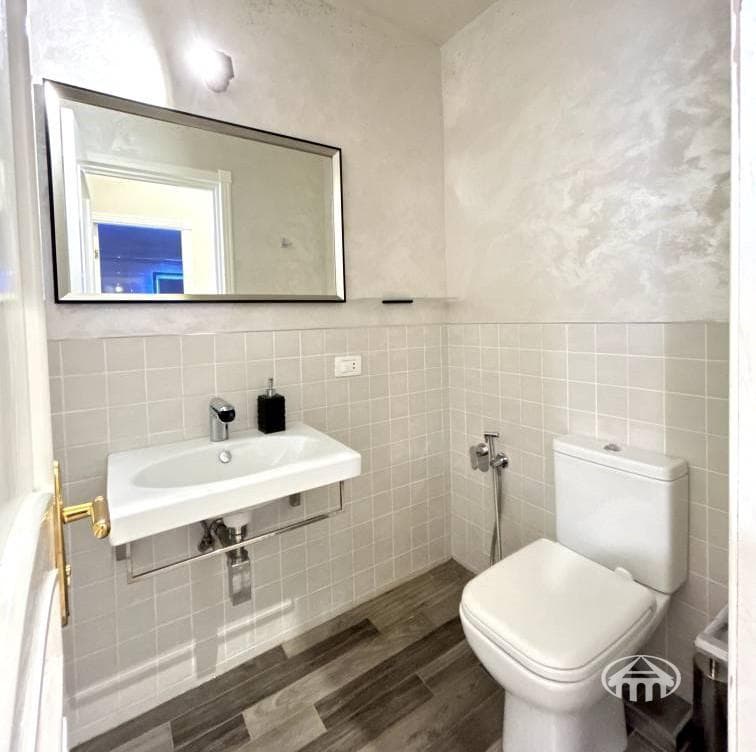 Квартира · 4 комн. · 128 м² · Кентрон