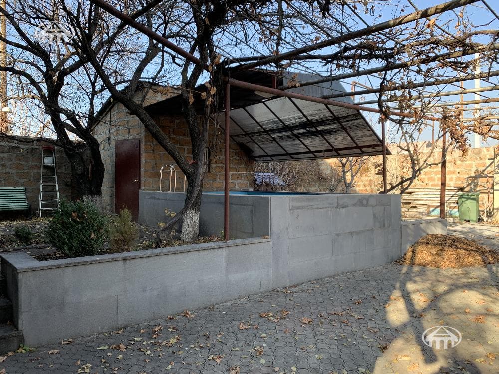 Առանձնատուն · 5 սեն. · 212 մ² · Գետամեջ