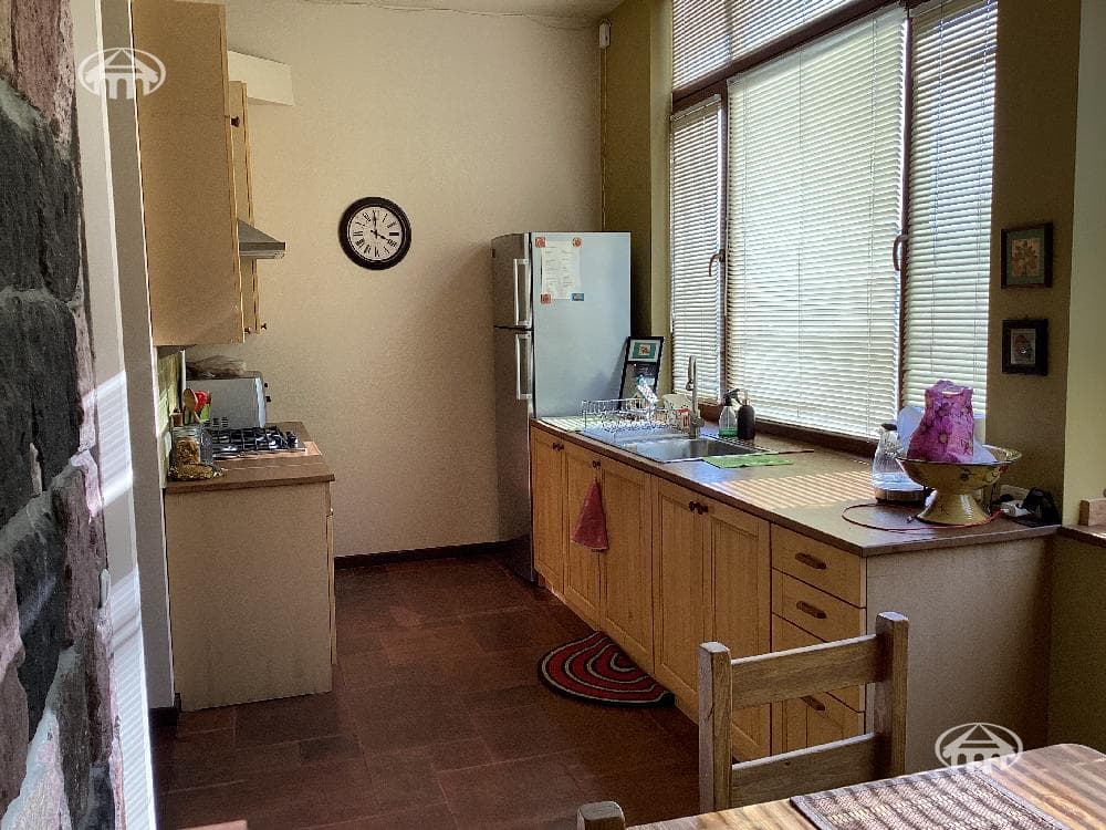 Apartment · 3 rooms · 100 m² · Kentron