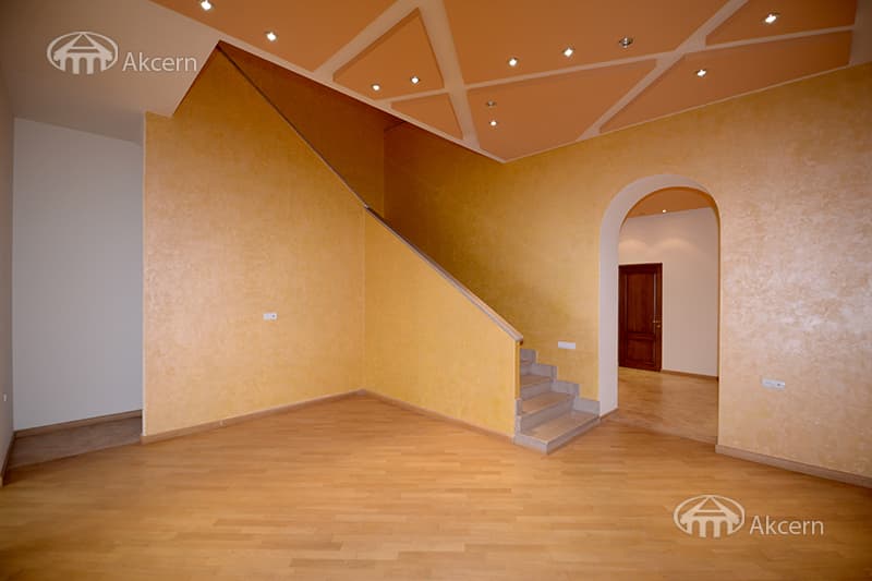 Mansion · 6 rooms · 347 m² · Kentron