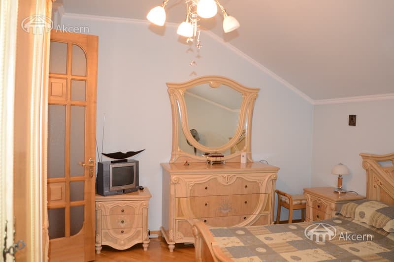 House · 6 rooms · 250 m² · Arabkir