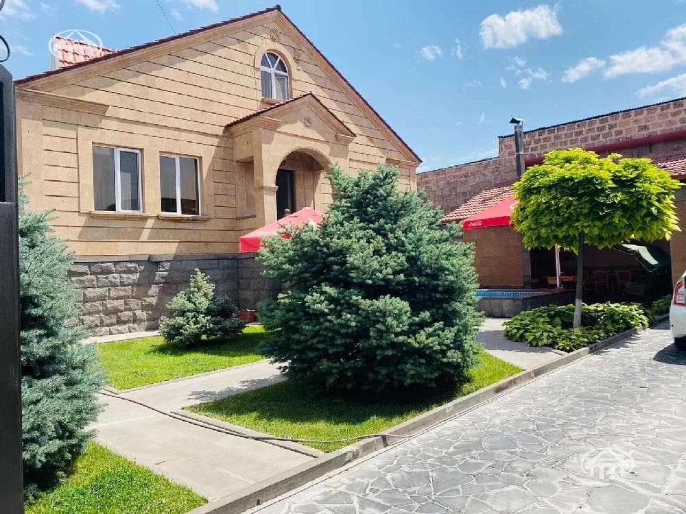 Առանձնատուն · 6 սեն. · 500 մ² · Էրեբունի
