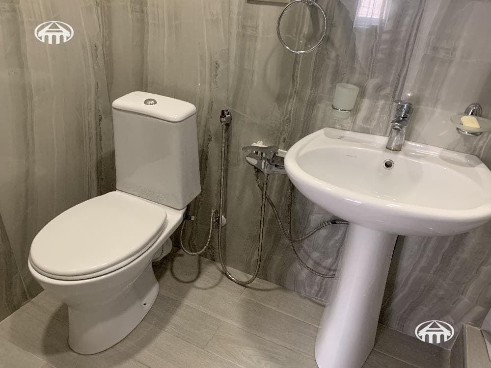 Дом · 8 комн. · 401 м² · Арабкир