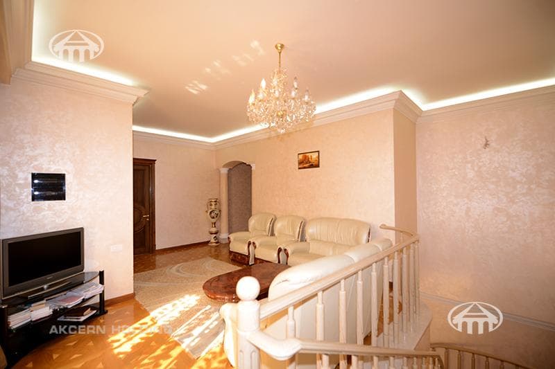 Առանձնատուն · 6 սեն. · 360 մ² · Էրեբունի