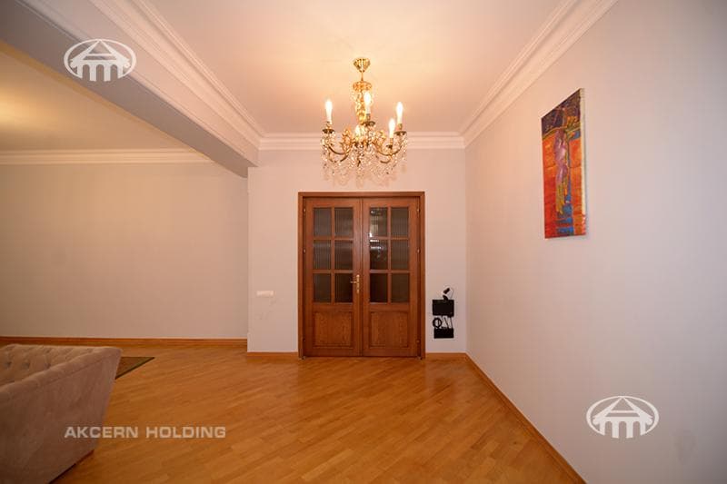 Квартира · 3 комн. · 142 м² · Кентрон