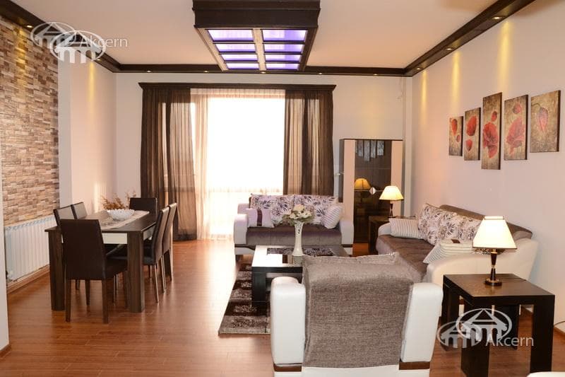 Квартира · 4 комн. · 135 м² · Кентрон