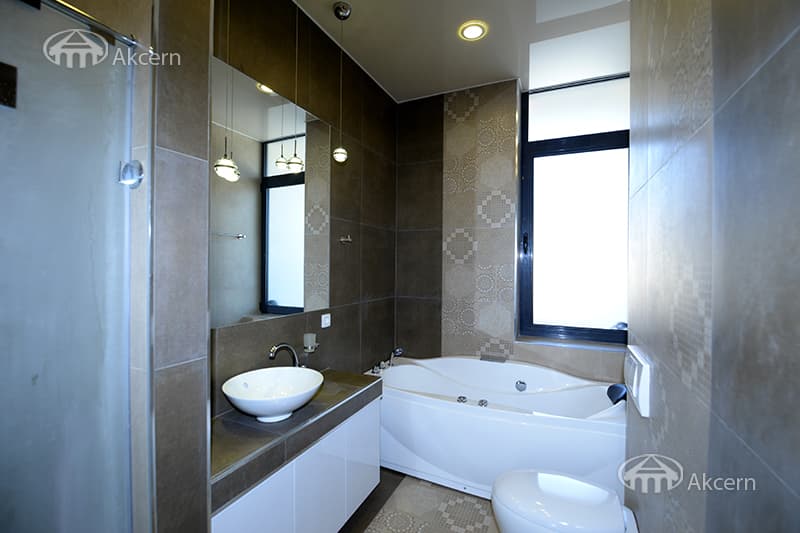House · 5 rooms · 500 m² · Ajapnyak