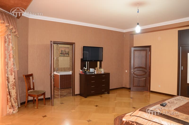 Дом · 4 комн. · 220 м² · Норк-Мараш