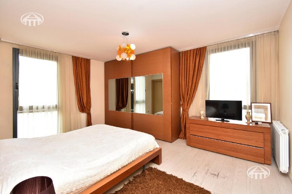 Բնակարան · 4 սեն. · 140 մ² · Կենտրոն — Լուսանկար 11 / 27