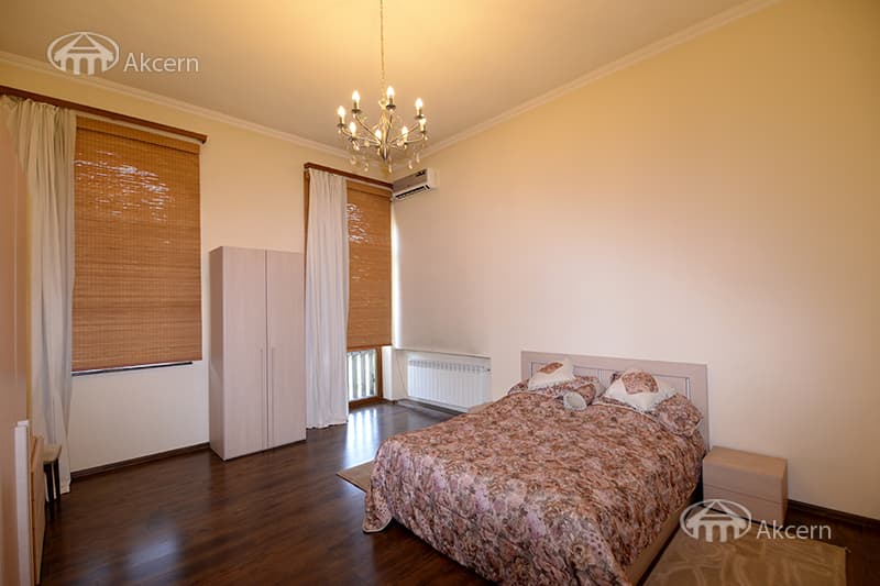 Apartment · 4 rooms · 125 m² · Kentron