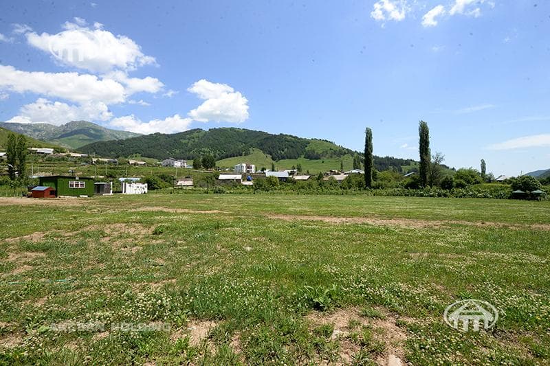 Land · 14,290 m² · v. Artavaz